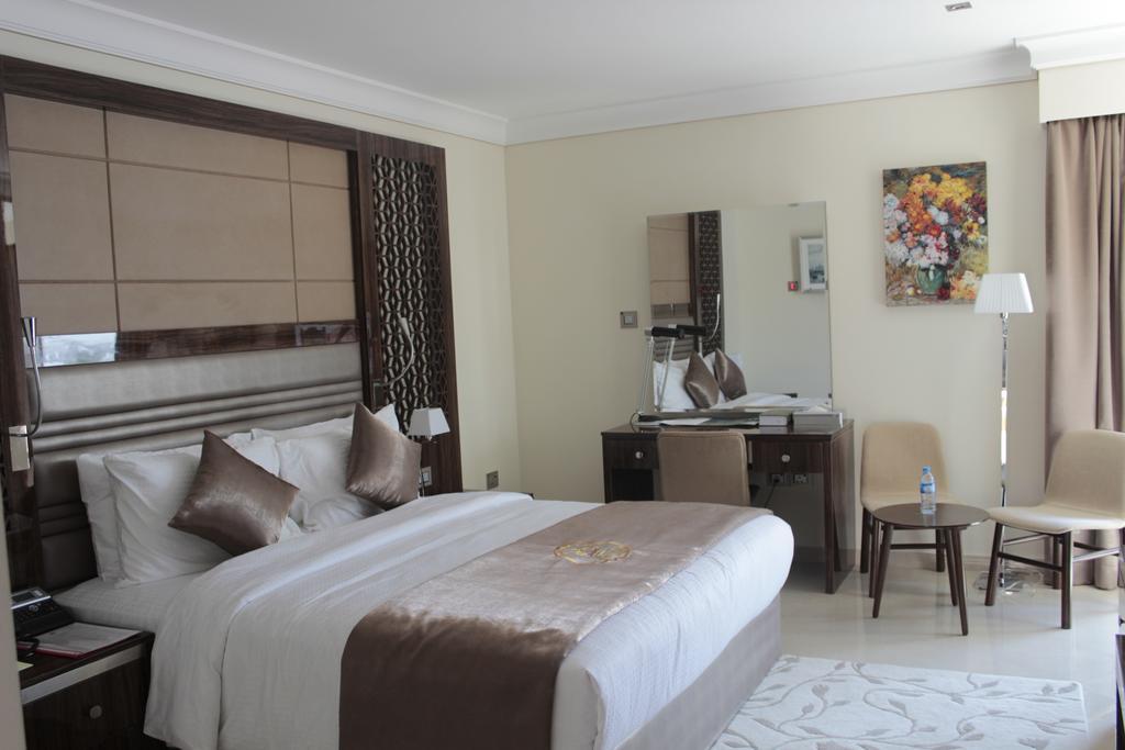Tio Sea Resort Jor Exterior foto A bedroom at the hotel