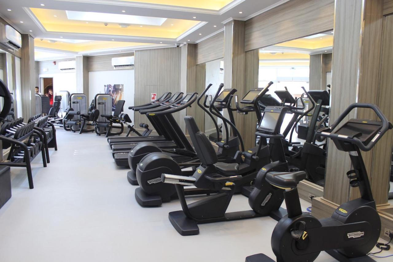 Tio Sea Resort Jor Exterior foto The gym at the hotel
